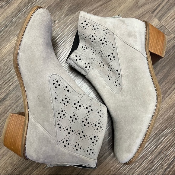 Cole Haan Jayne Lassercut Bootie Womens 7 B gray suede bootie - Picture 5 of 11